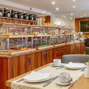 Tiptop Burgschmiet Garni Hotel